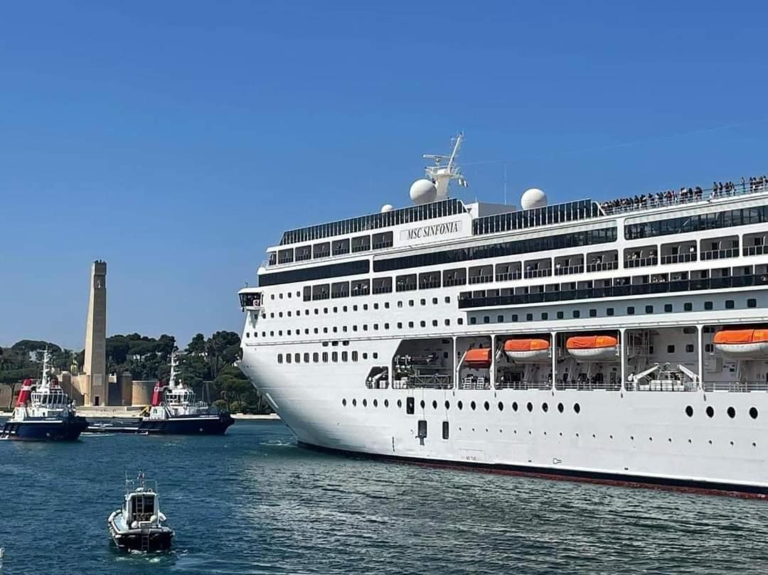 Centro Storico Mare Fuori Villa Brindisi Buitenkant foto