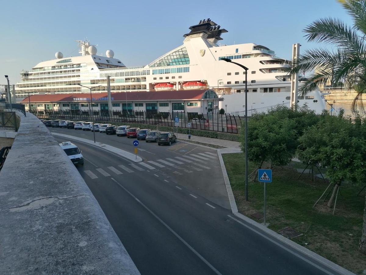 Centro Storico Mare Fuori Villa Brindisi Buitenkant foto