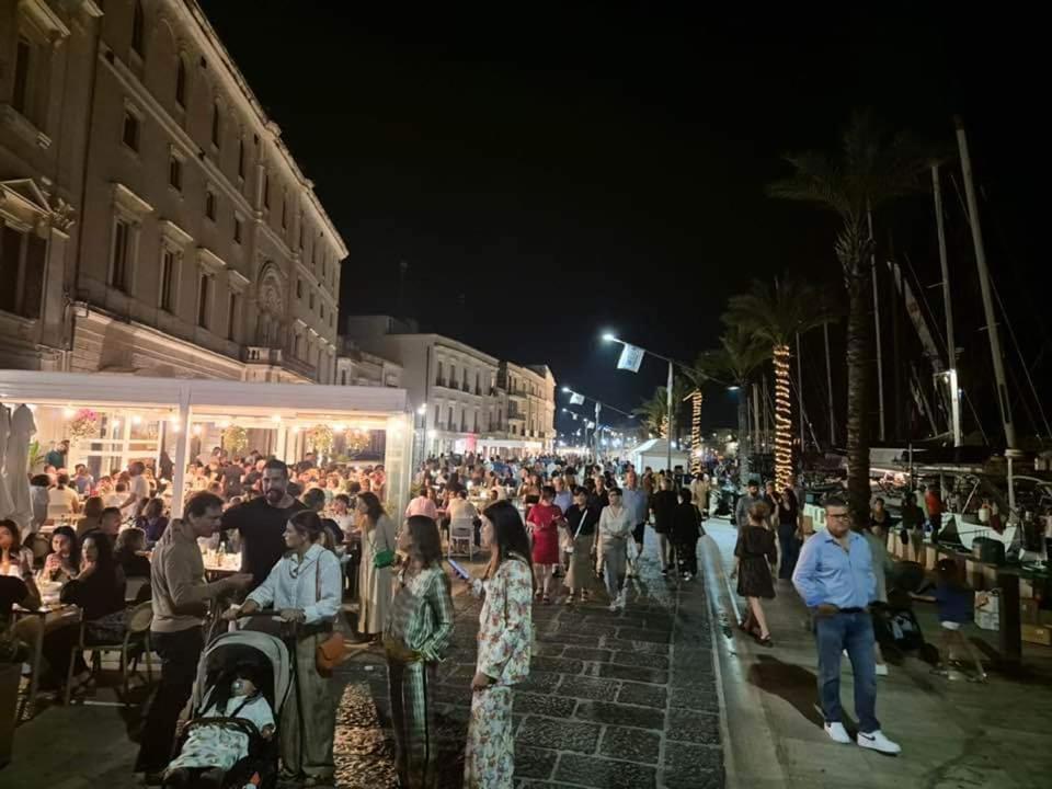 Centro Storico Mare Fuori Villa Brindisi Buitenkant foto